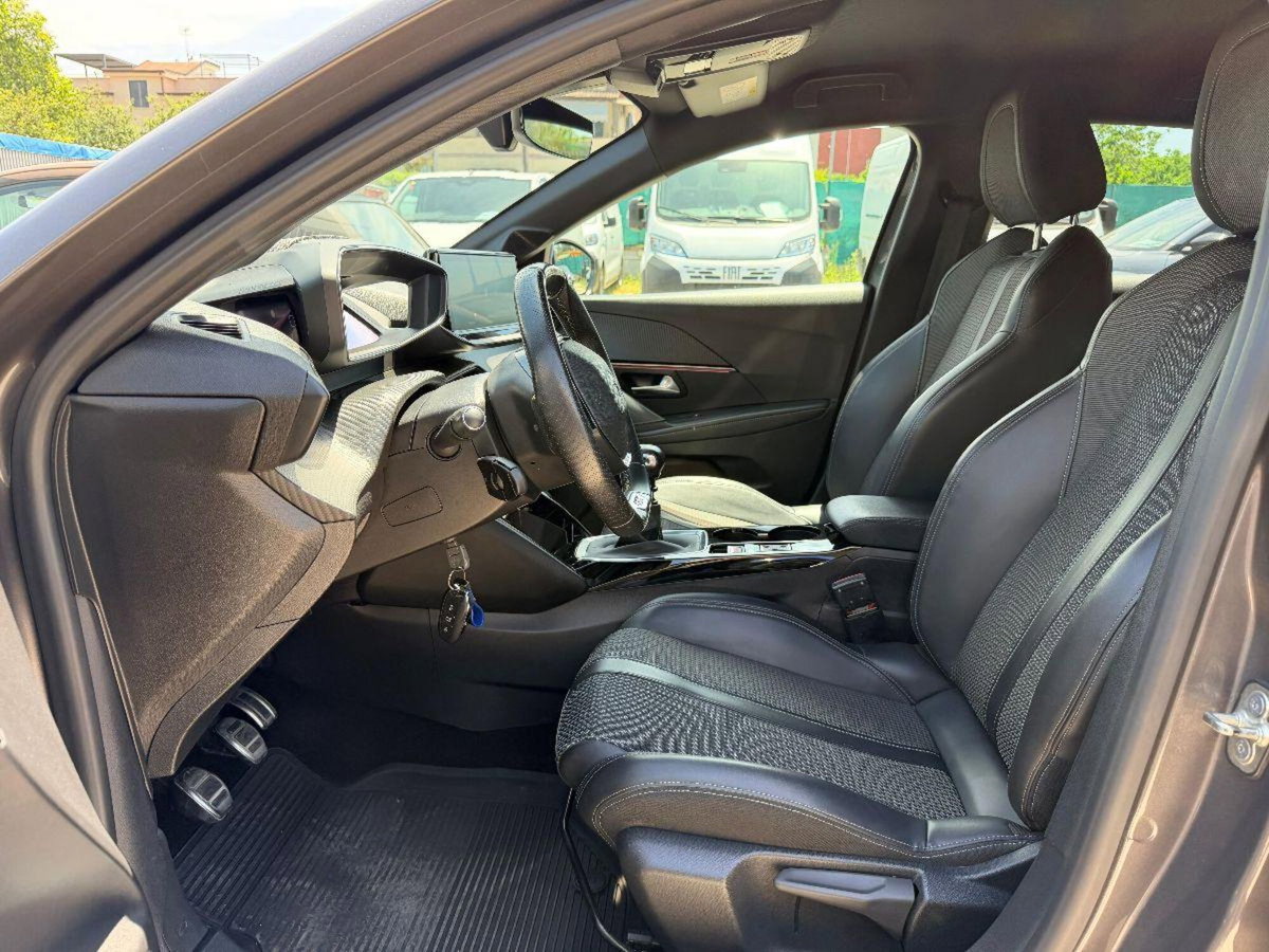 Peugeot 208 100 5 porte GT Line (13)