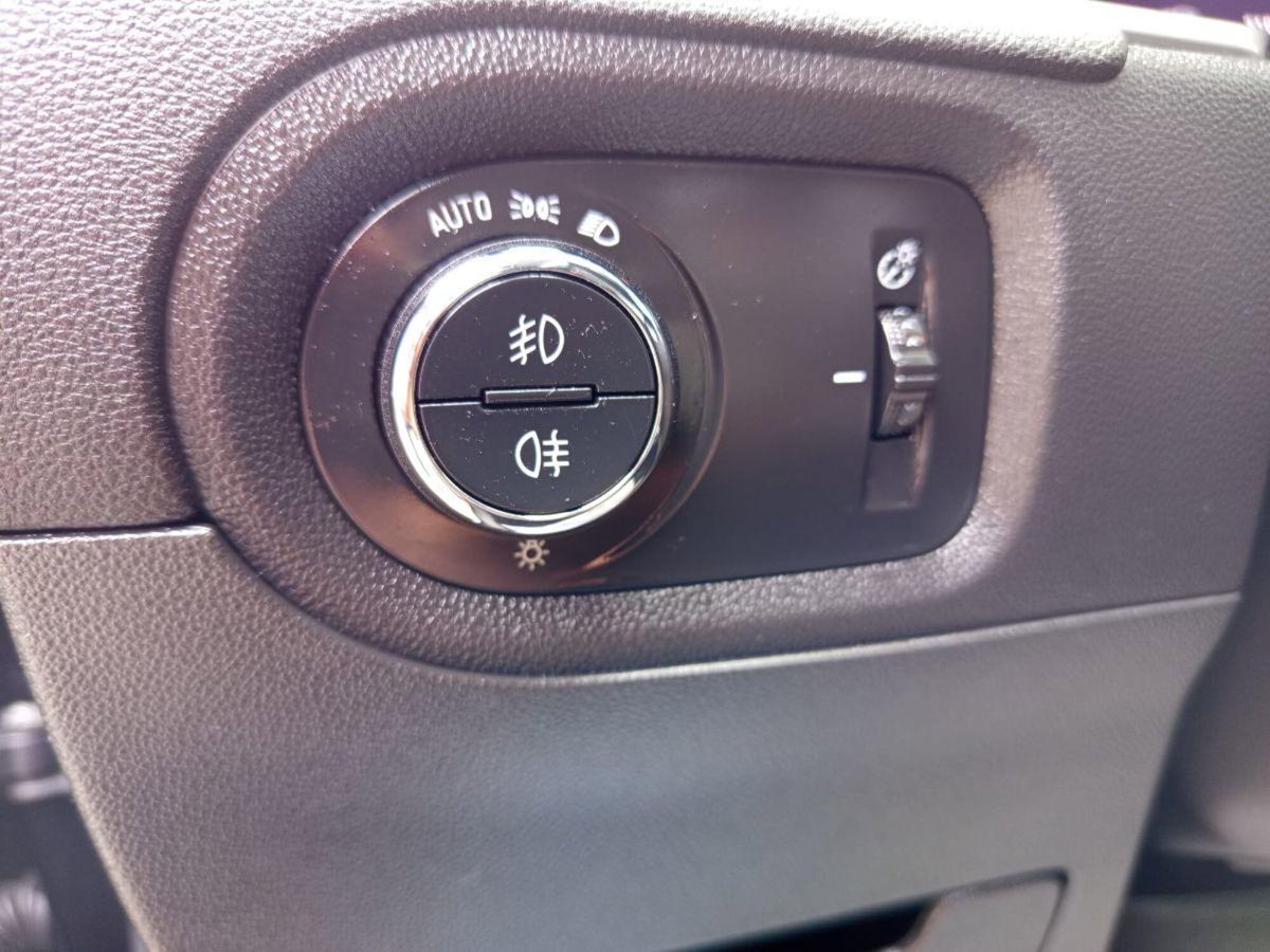 Opel Grandland X 1.5 diesel Ecotec Start&Stop Business (13)