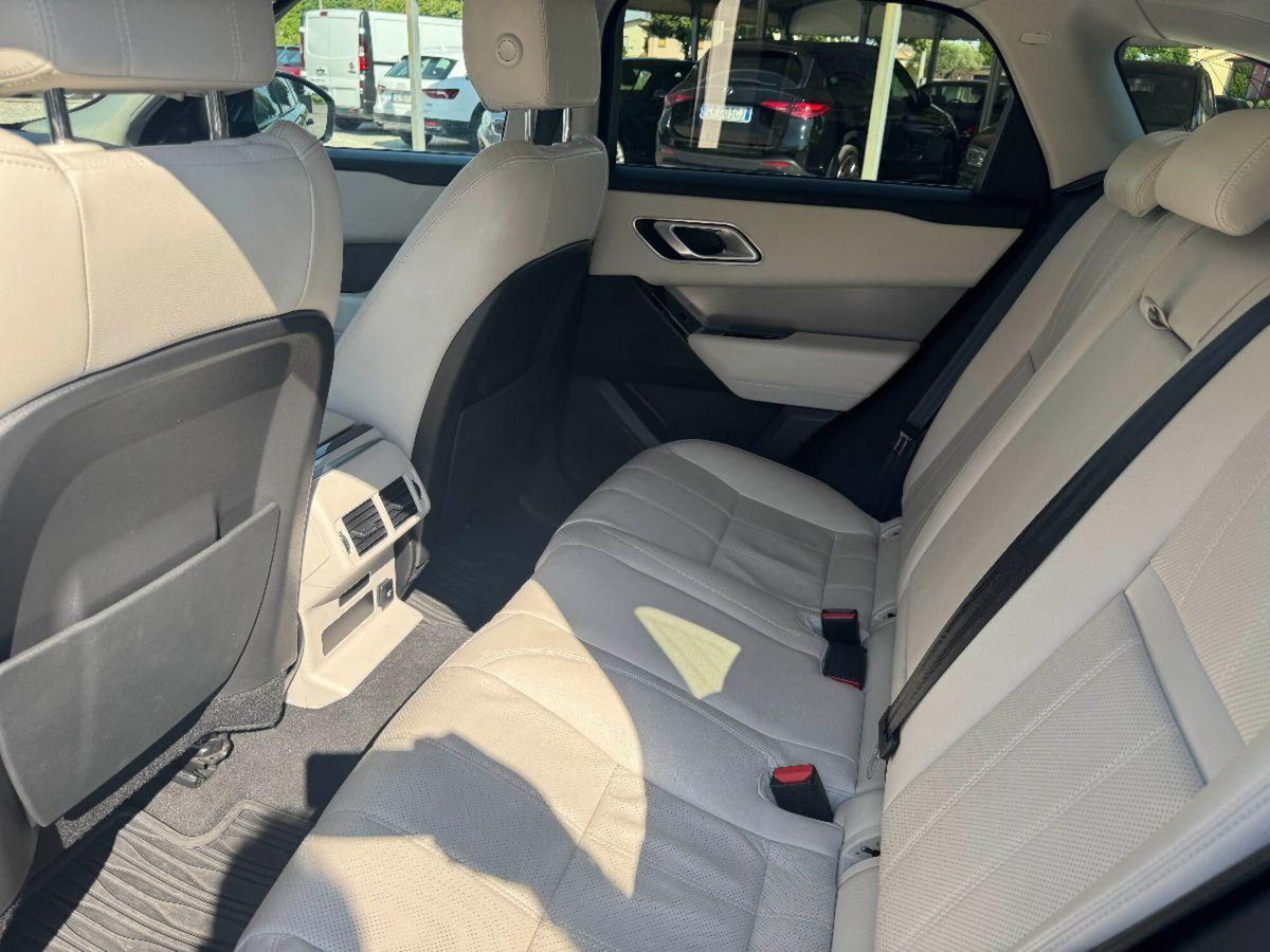 Land Rover Range Rover Velar 2.0 Si4 300 CV R-Dynamic SE (11)