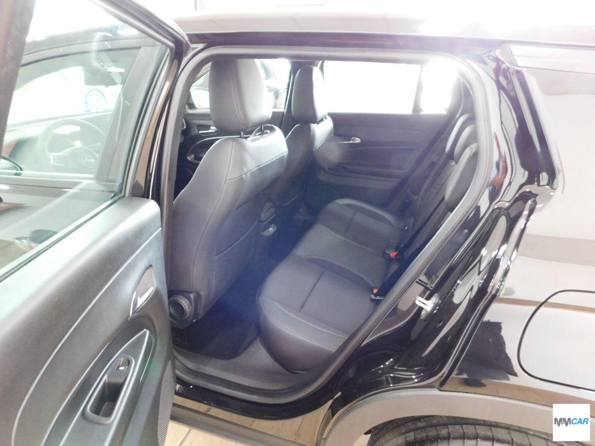 Jeep Avenger 1.2 turbo e-hybrid mhev Altitude fwd 110cv edct6 (7)