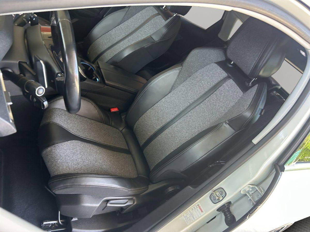 Peugeot 3008 BlueHDi 130 S&S EAT8 Allure Pack (11)