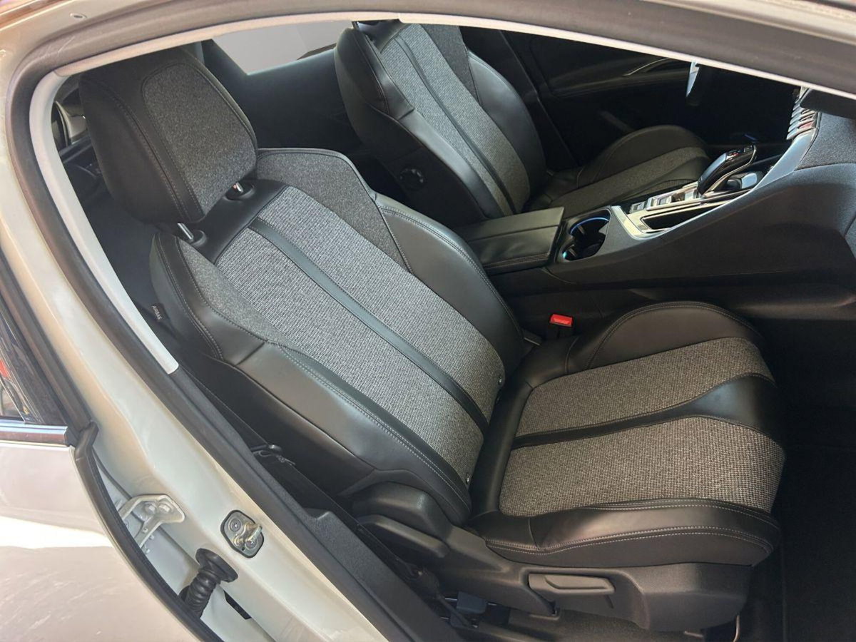 Peugeot 3008 BlueHDi 130 S&S EAT8 Allure Pack (20)