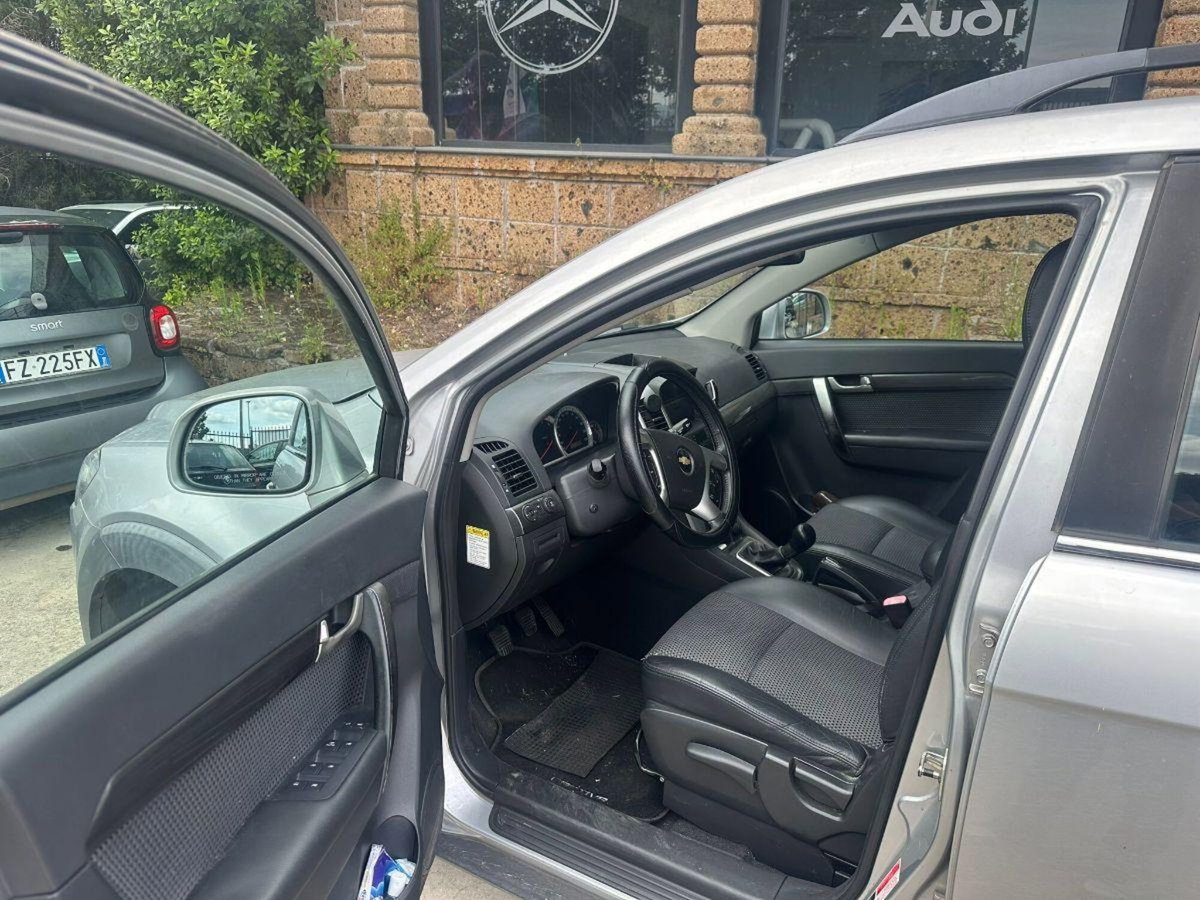 Chevrolet Captiva 2.0 VCDi LTX (5)