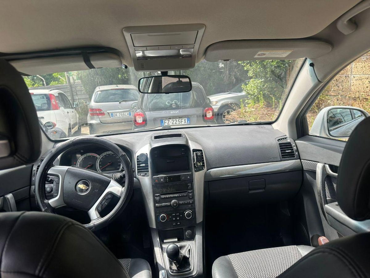 Chevrolet Captiva 2.0 VCDi LTX (9)