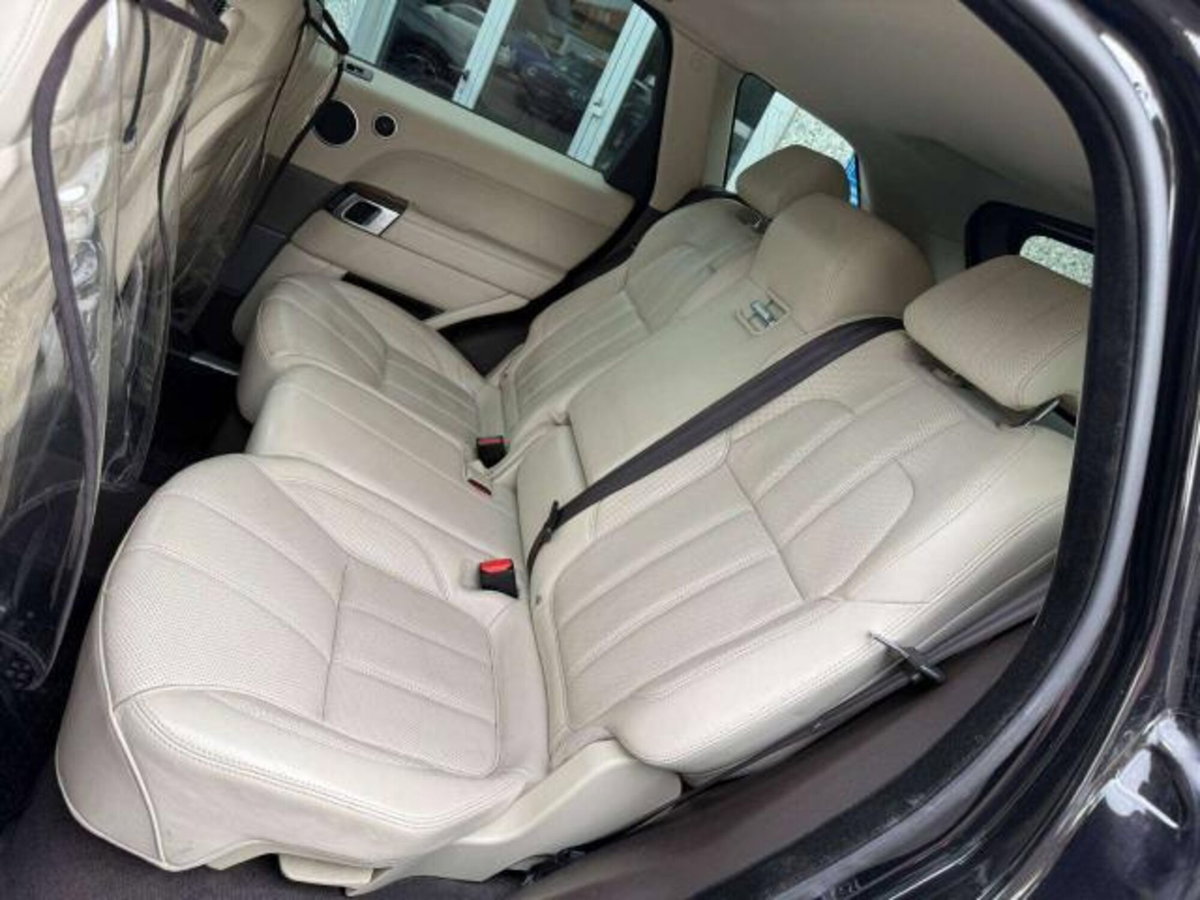 Land Rover Range Rover Sport 3.0 TDV6 HSE (11)