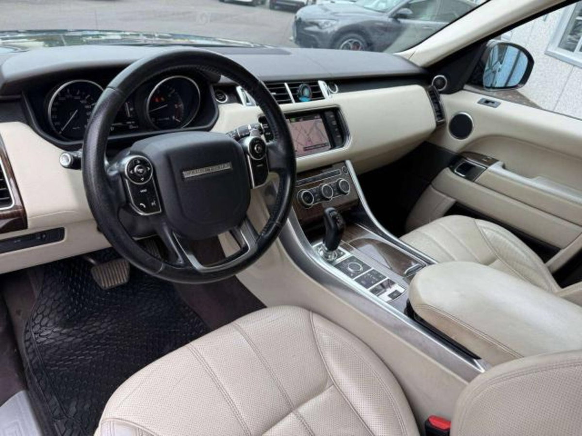 Land Rover Range Rover Sport 3.0 TDV6 HSE (6)