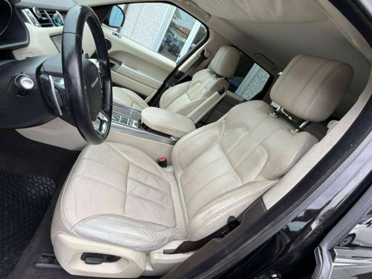 Land Rover Range Rover Sport 3.0 TDV6 HSE (8)