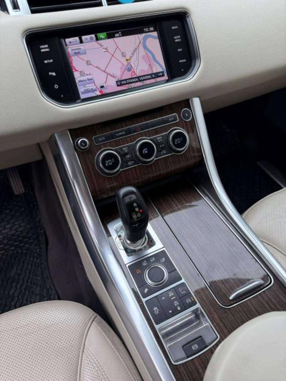 Land Rover Range Rover Sport 3.0 TDV6 HSE (9)