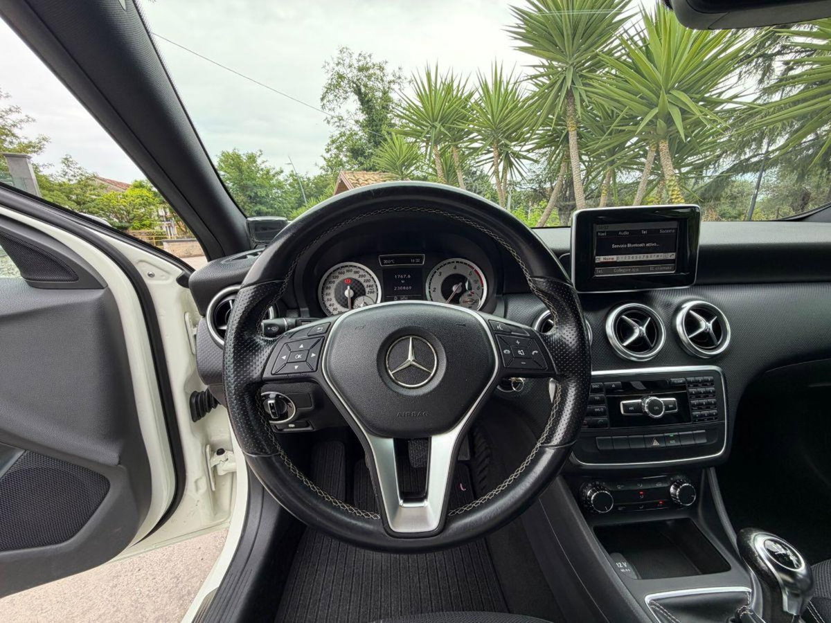 Mercedes-Benz Classe A 180 CDI Premium (13)