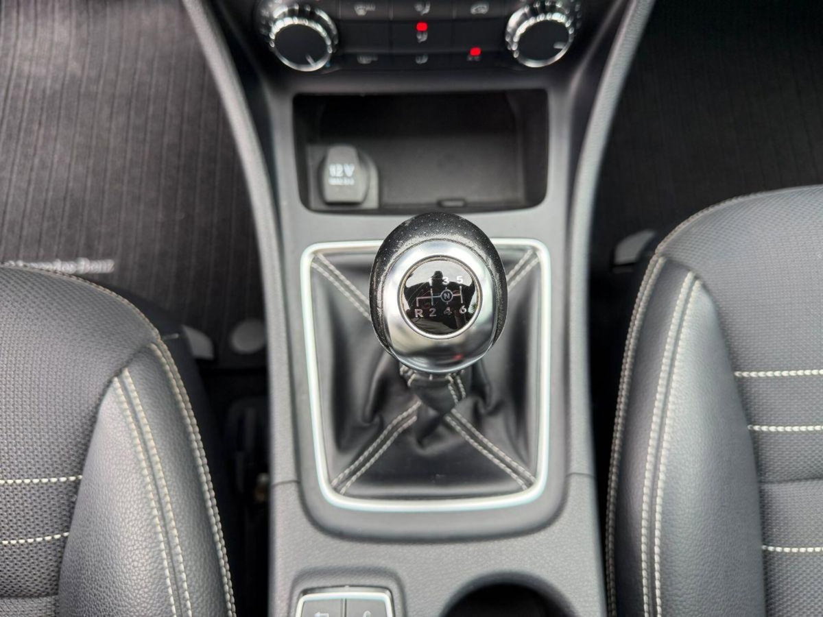 Mercedes-Benz Classe A 180 CDI Premium (17)