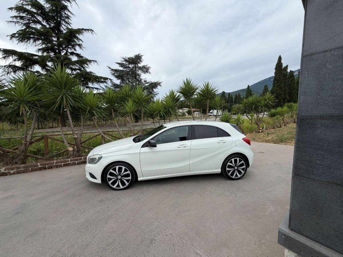 Mercedes-Benz Classe A 180 CDI Premium (2)