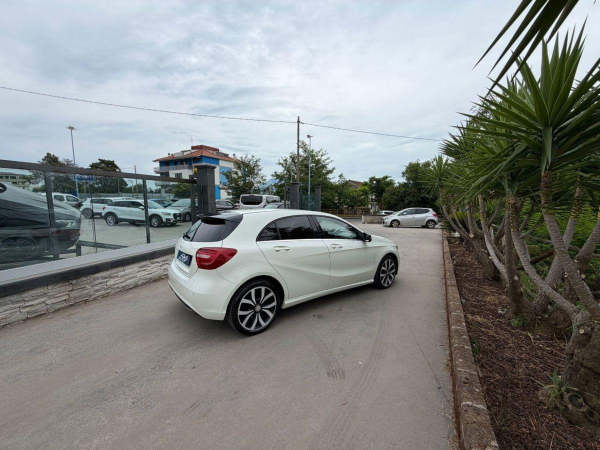 Mercedes-Benz Classe A 180 CDI Premium (4)