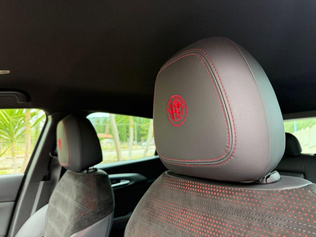 Alfa Romeo Tonale 1.5 hybrid Veloce 160cv tct7 (12)