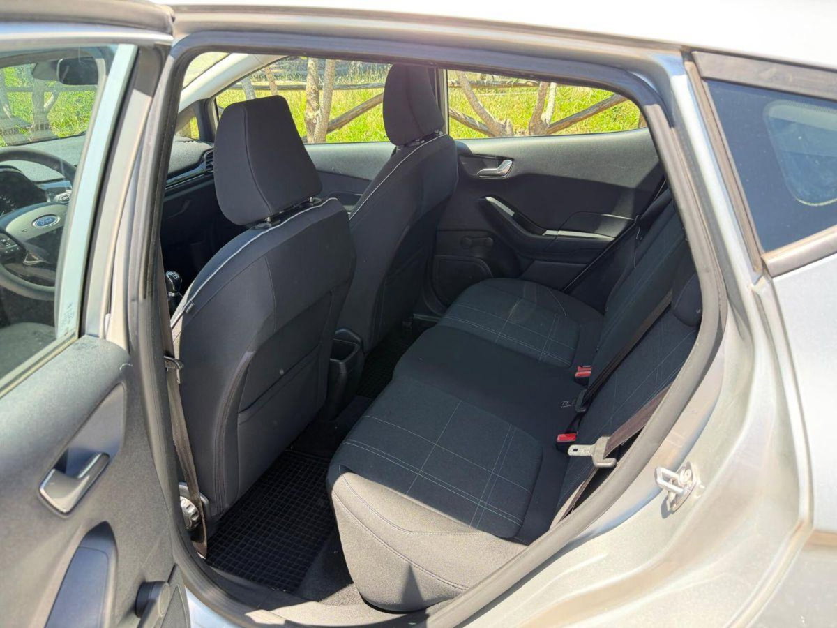 Ford Fiesta 1.1 85 CV 5 porte Titanium (7)