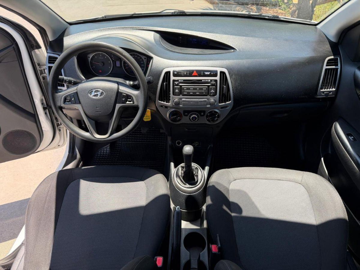 Hyundai i20 1.1 CRDi 5p. Sound Edition (11)