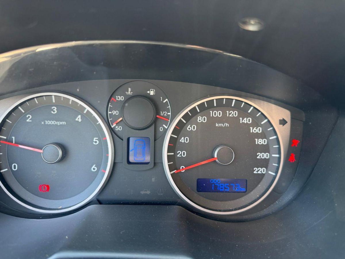 Hyundai i20 1.1 CRDi 5p. Sound Edition (12)
