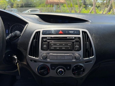 Hyundai i20 1.1 CRDi 5p. Sound Edition (13)