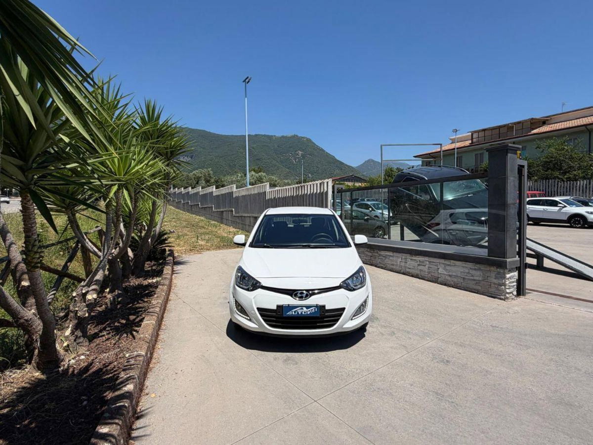 Hyundai i20 1.1 CRDi 5p. Sound Edition (3)