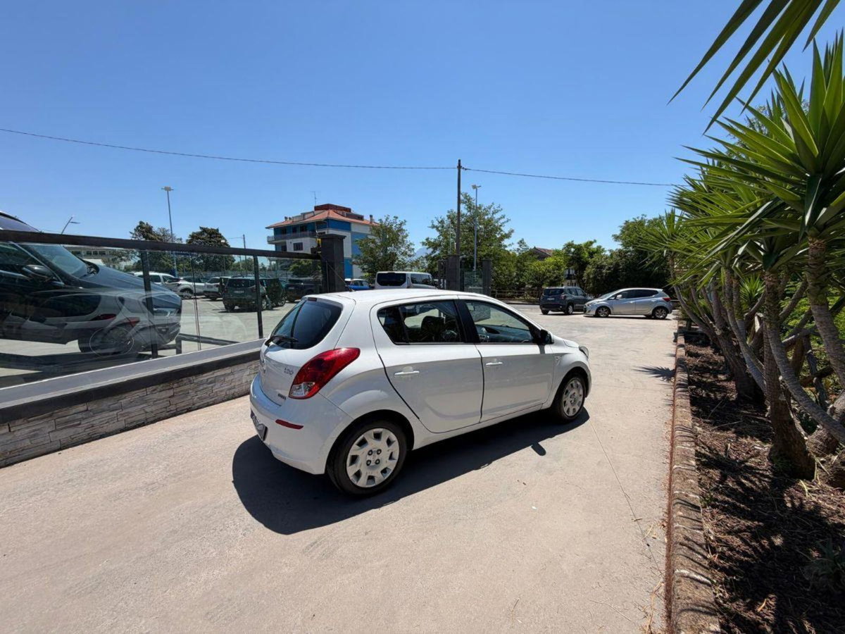 Hyundai i20 1.1 CRDi 5p. Sound Edition (4)