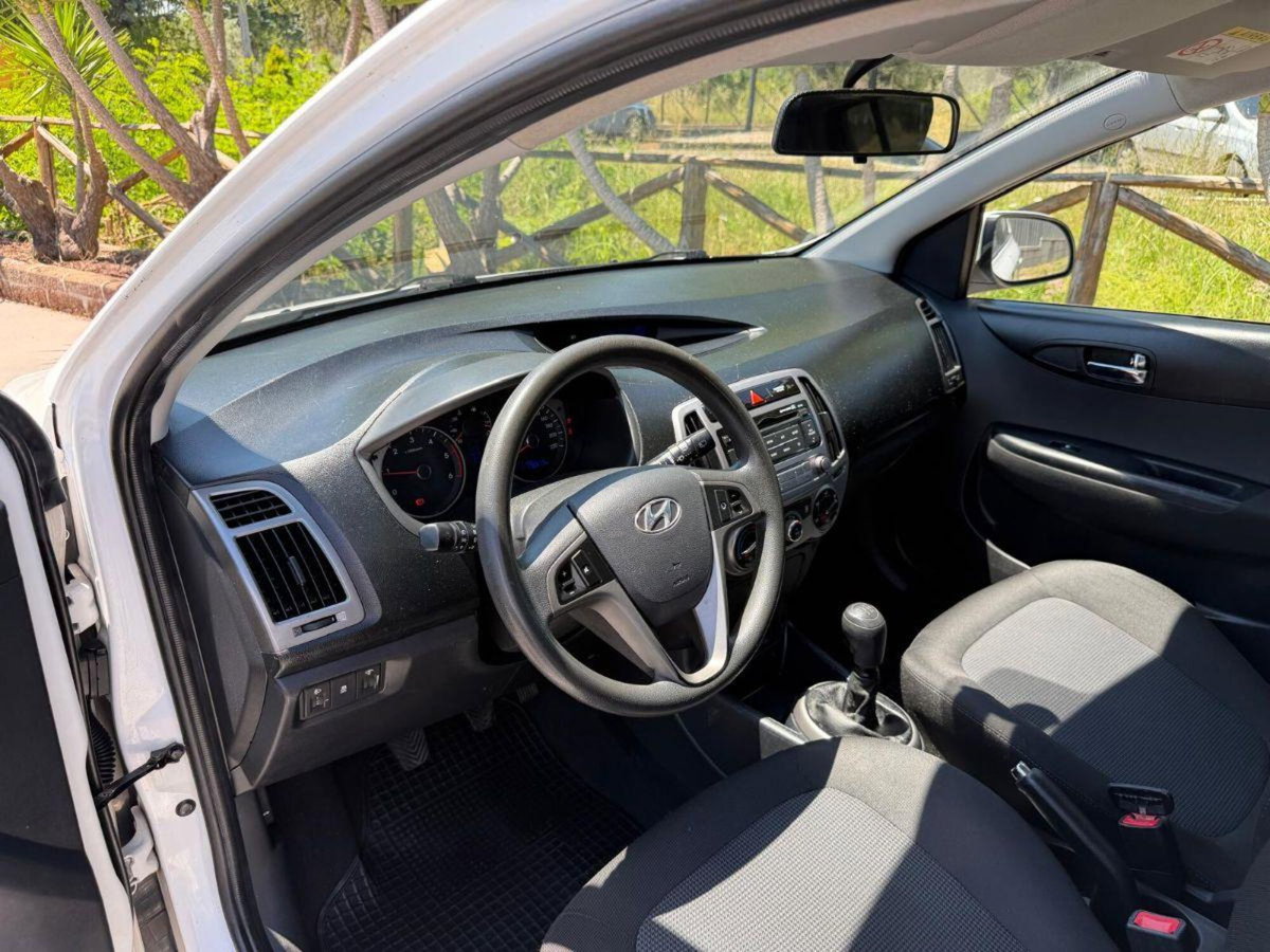Hyundai i20 1.1 CRDi 5p. Sound Edition (6)