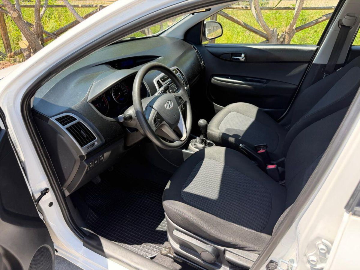 Hyundai i20 1.1 CRDi 5p. Sound Edition (7)