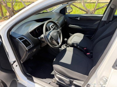 Hyundai i20 1.1 CRDi 5p. Sound Edition (7)