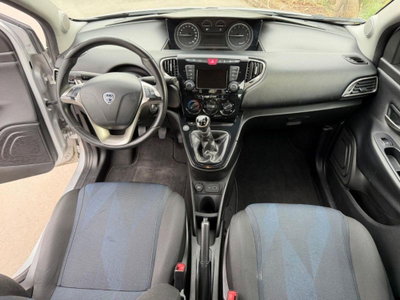 Lancia Ypsilon 1.2 69 CV 5 porte GPL Ecochic Platinum (10)