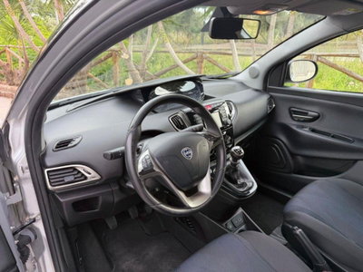 Lancia Ypsilon 1.2 69 CV 5 porte GPL Ecochic Platinum (9)