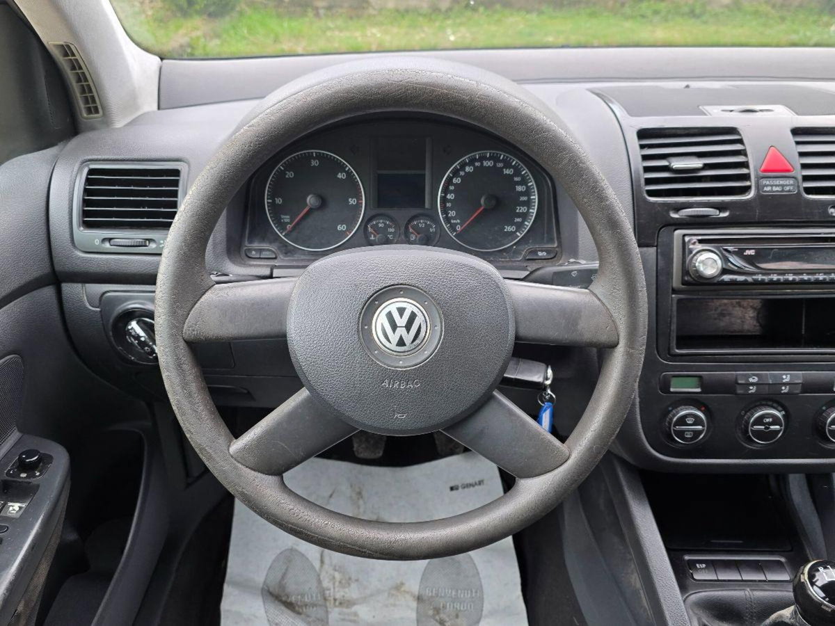 Volkswagen Golf 1.9 TDI 5p. Sportline (12)