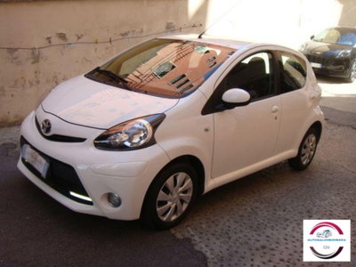 Toyota Aygo 1.0 12V VVT-i 5 porte Lounge (2)