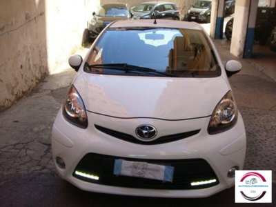 Toyota Aygo 1.0 12V VVT-i 5 porte Lounge (3)