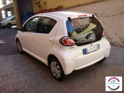 Toyota Aygo 1.0 12V VVT-i 5 porte Lounge (4)