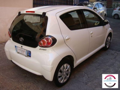 Toyota Aygo 1.0 12V VVT-i 5 porte Lounge (5)