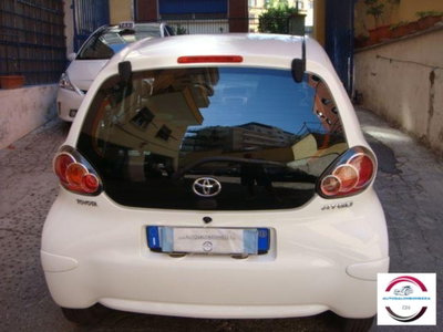 Toyota Aygo 1.0 12V VVT-i 5 porte Lounge (6)