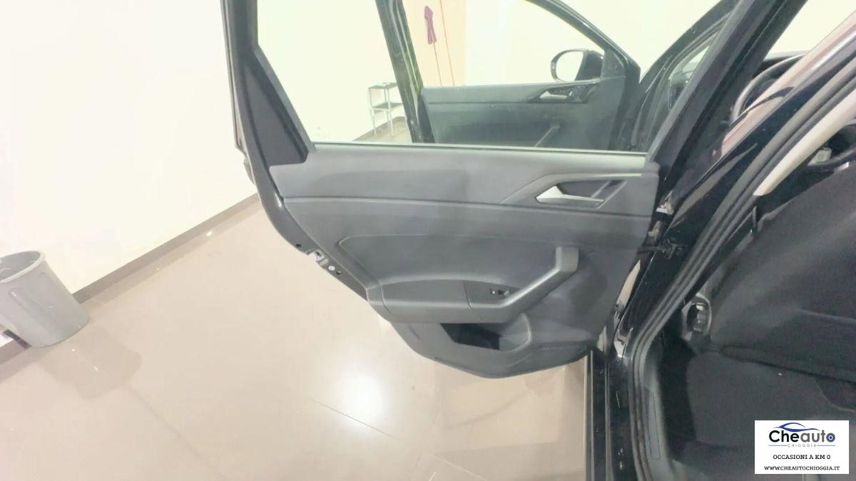Volkswagen Taigo 1.0 tsi Life 115cv (16)