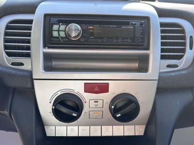Lancia Ypsilon 1.3 MJT 75 CV Unyca (12)