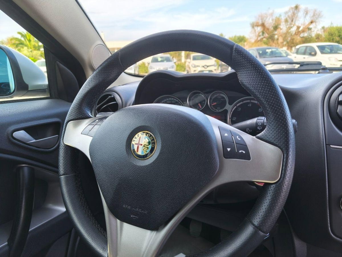 Alfa Romeo MiTo 1.3 JTDm 85 CV S&S Distinctive (15)