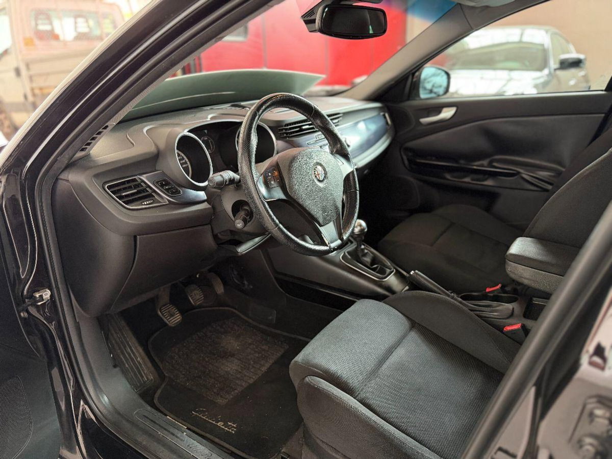 Alfa Romeo Giulietta 1.4 Turbo multiair Distinctive 170cv E6 (4)