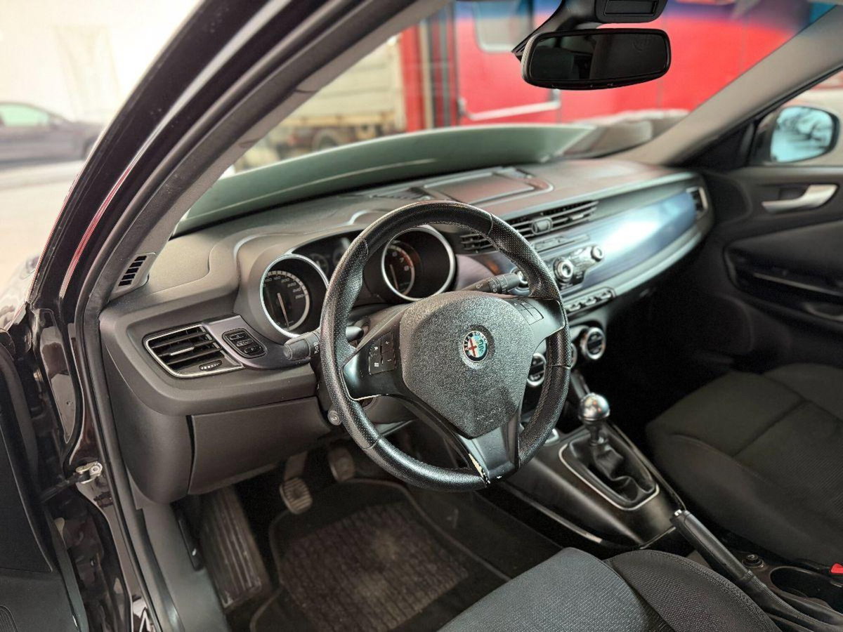 Alfa Romeo Giulietta 1.4 Turbo multiair Distinctive 170cv E6 (5)