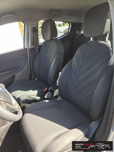 Lancia Ypsilon 1.2 69 CV 5 porte GPL Ecochic Silver (11)