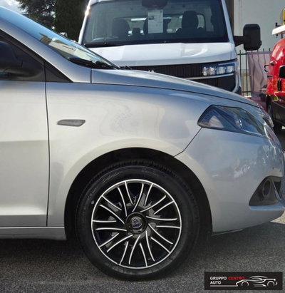 Lancia Ypsilon 1.2 69 CV 5 porte GPL Ecochic Silver (8)