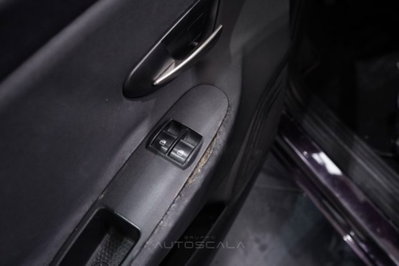 Lancia Ypsilon 1.2 69 CV 5 porte Elefantino (10)