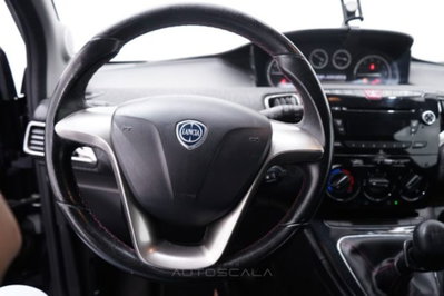 Lancia Ypsilon 1.2 69 CV 5 porte Elefantino (12)