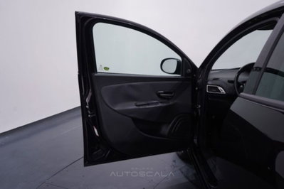 Lancia Ypsilon 1.2 69 CV 5 porte Elefantino (9)