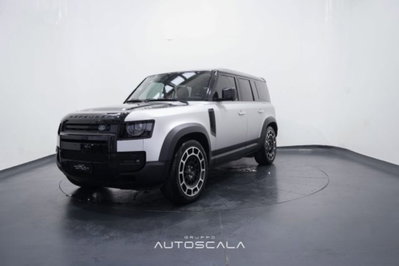 Land Rover Defender 110 2.0 SD4 240CV AWD Auto usata