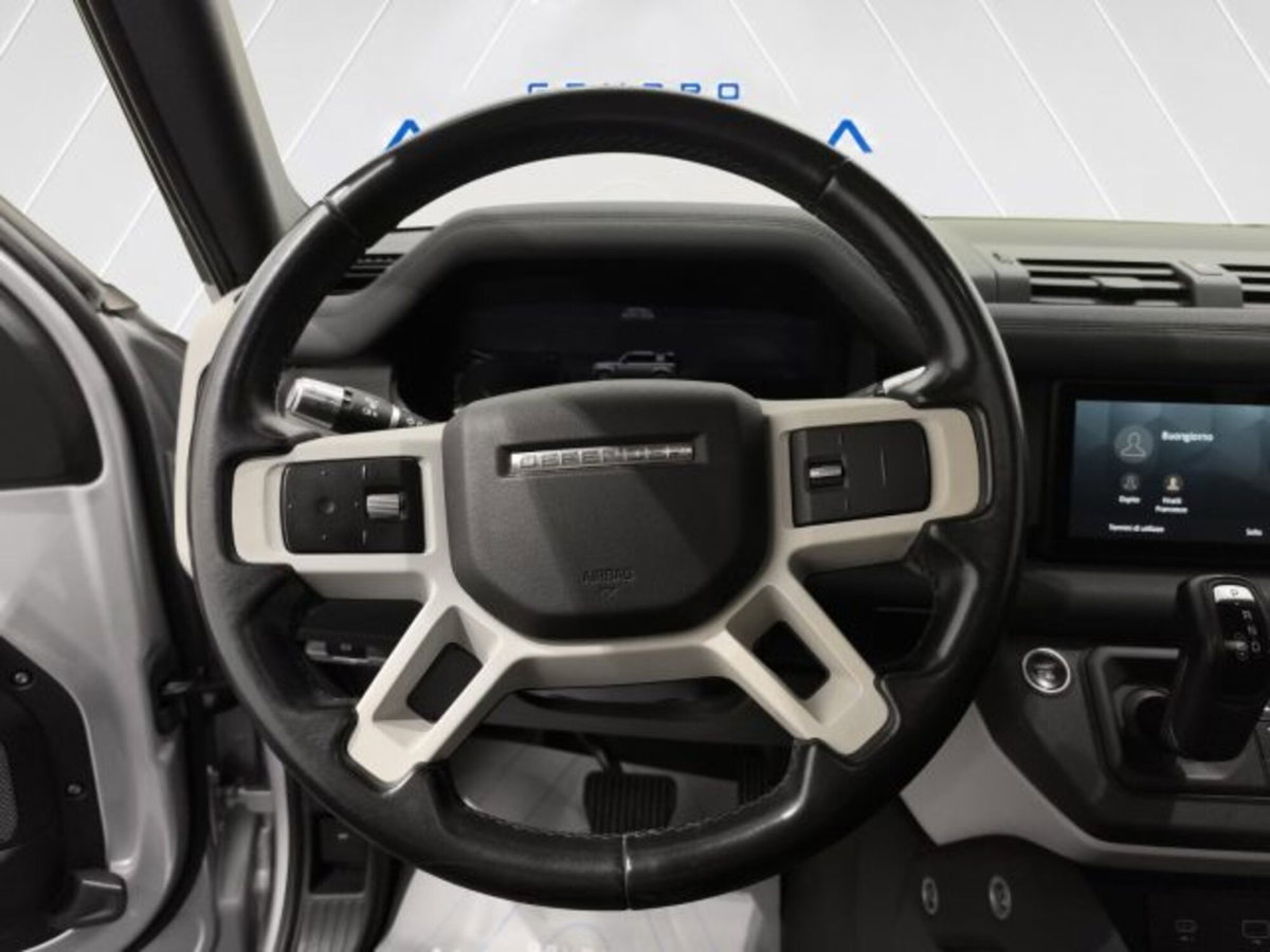 Land Rover Defender 110 2.0 SD4 240CV AWD Auto (10)