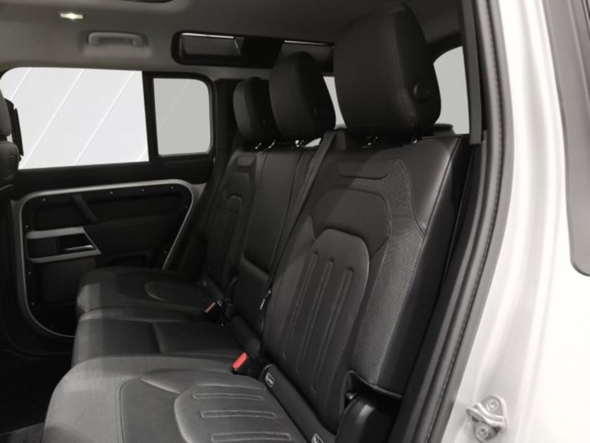 Land Rover Defender 110 2.0 SD4 240CV AWD Auto (16)