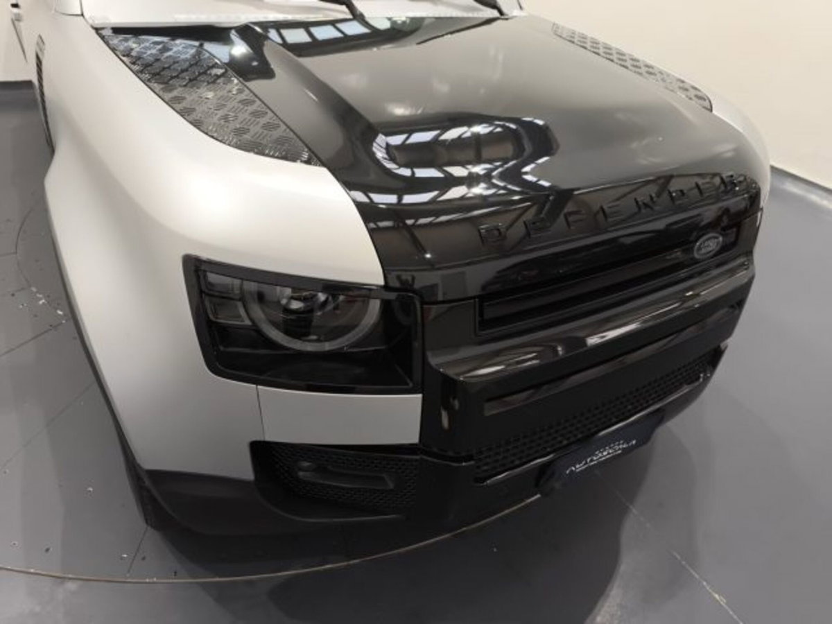 Land Rover Defender 110 2.0 SD4 240CV AWD Auto (18)