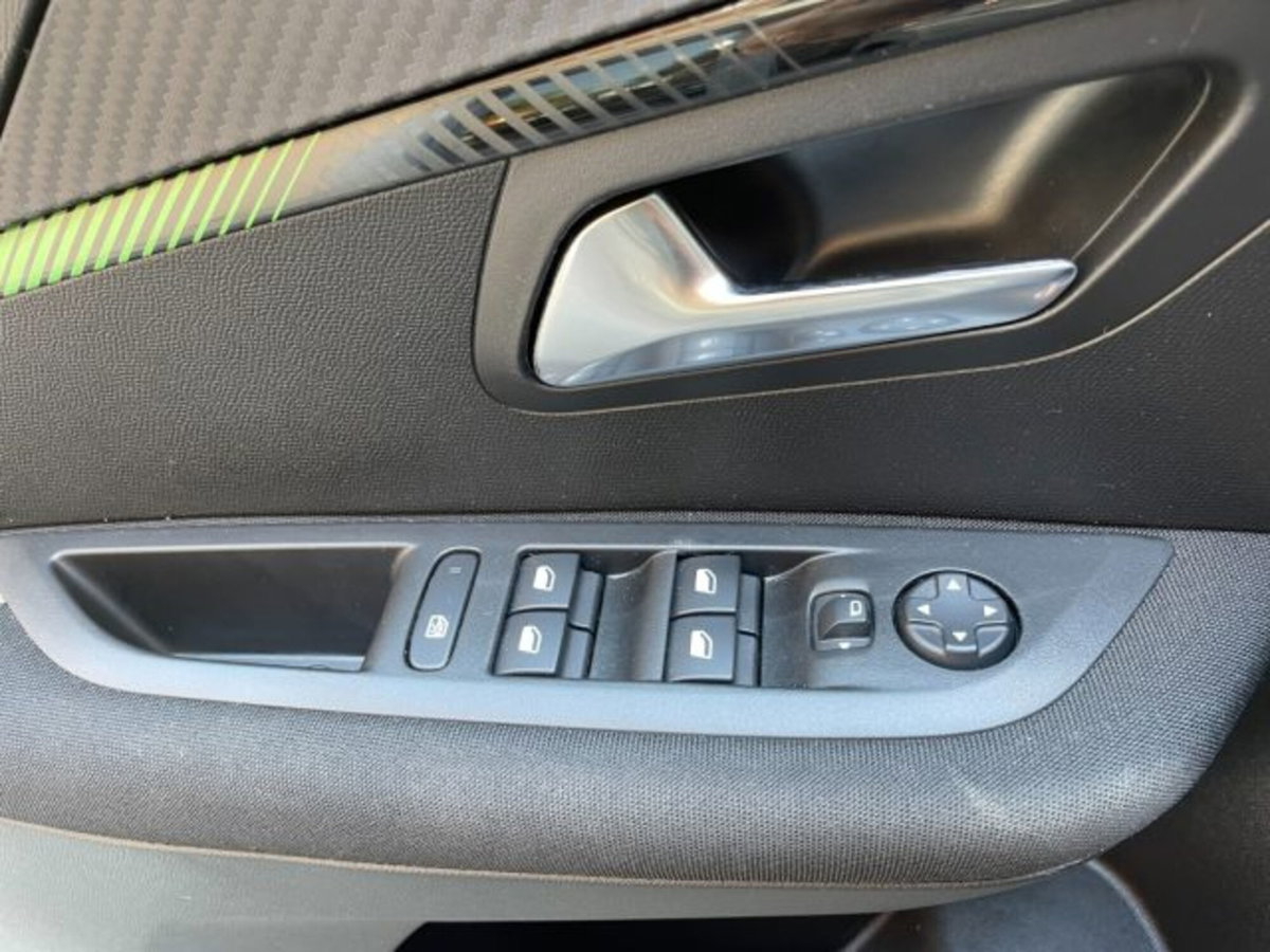 Peugeot 208 1.2 puretech Active s&s 100cv (17)