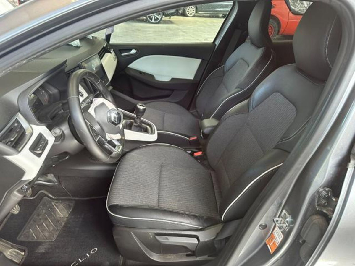 Renault Clio 1.0 tce Techno Gpl 100cv (10)